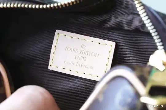 MM VUITTON LOUIS Croissant 0629
